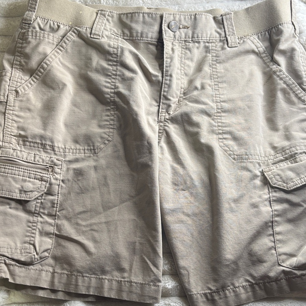 Carhartt Women's Tan Cargo Shorts - Picture 1 of 8